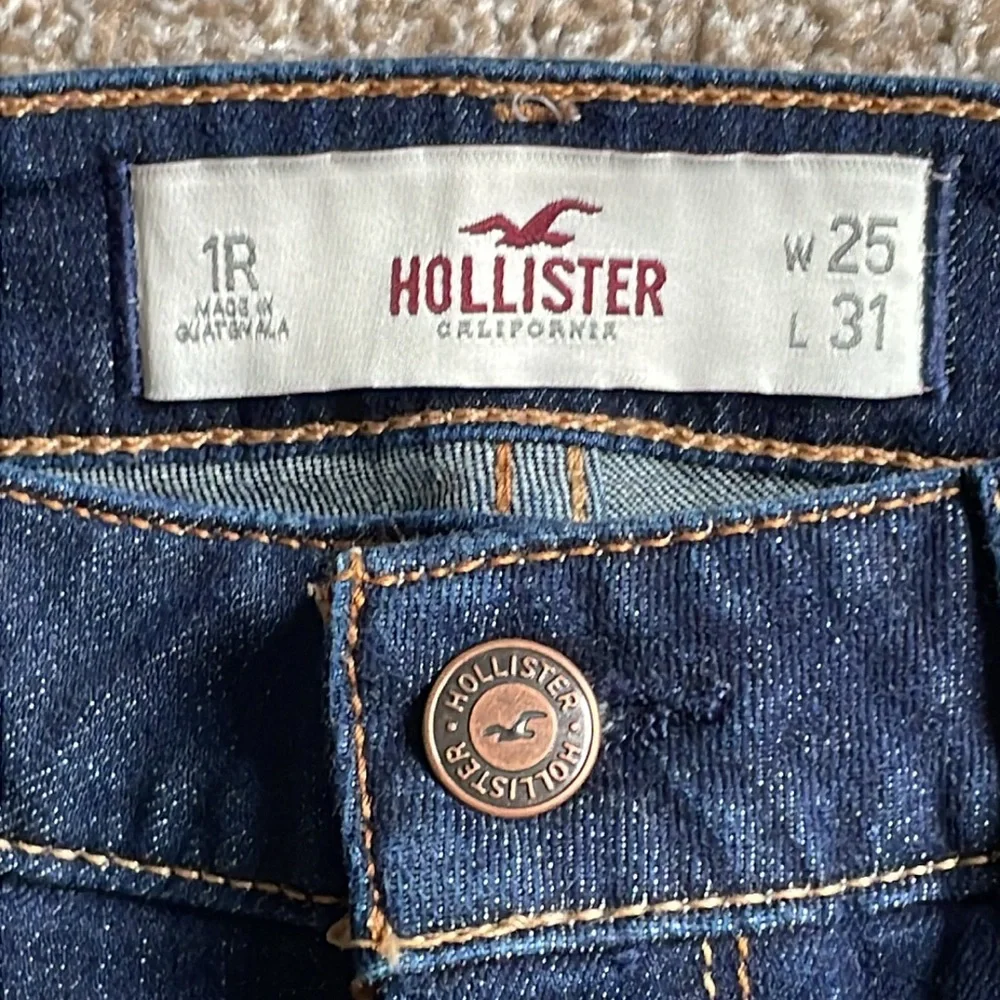 Hollister dark wash skinny jeans